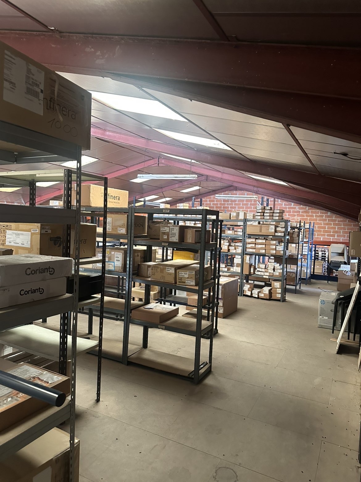 Zone de stockage de l'entrepôt Urgence Absolue